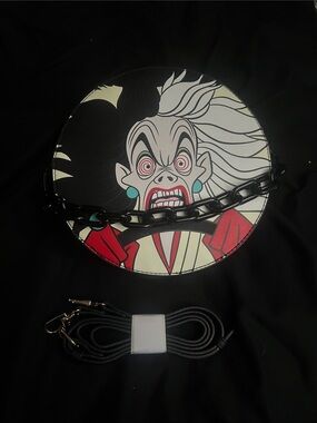 Cakeworthy Disney Villians 101 Dalmatians Cruella Chain Crossbody Bag